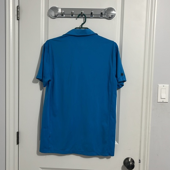 Blue Puma Brand size Medium sport lifestyle pattern polo with 3 buttons and logo - Picture 6 of 7